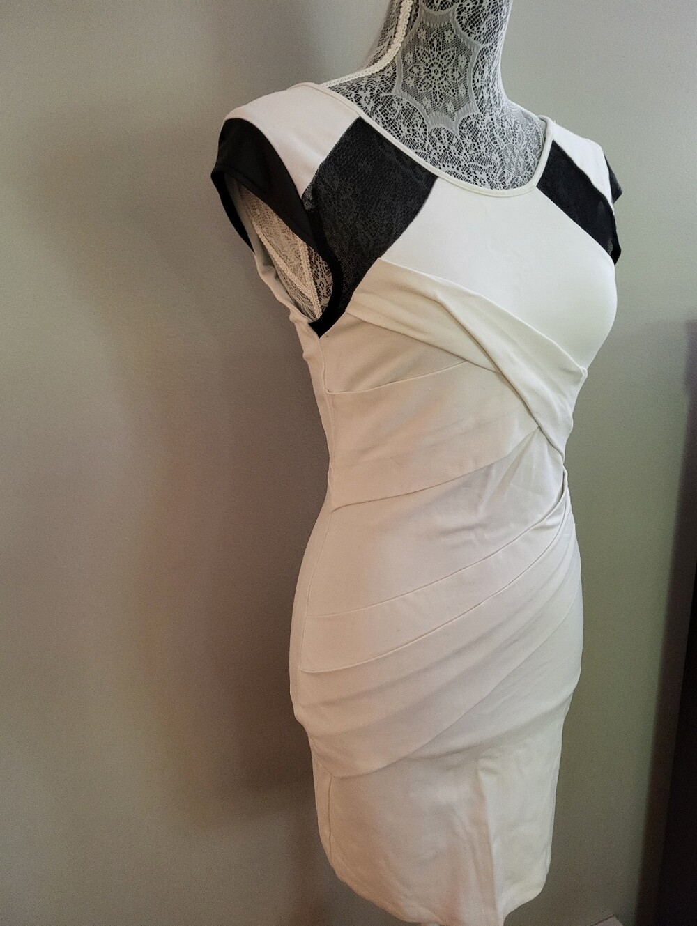 Bebe Dress - Picture 2 of 10